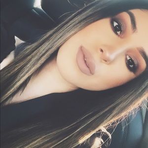 Meet your Posher, Marelyn